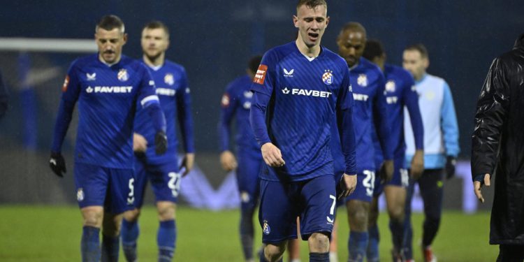 Sportske novosti – ‘U Dinamu je krizna situacija, a kada trener na terenu ima ‘mrtvu momčad’, za njega je najbolje da se makne’