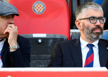 Sportske novosti – U Hajduku moraju upaliti sve alarme. Ovog se ljeta netko na Poljudu mora primiti ozbiljne rekonstrukcije kluba