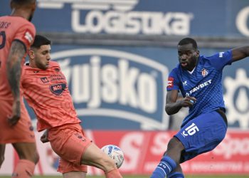 Sportske novosti – VIDEO: Je li Kolarić ovim potezom oštetio Modre? Cijela klupa Dinama ‘podivljala’, Kanga se hvatao za glavu