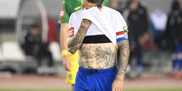 Sportske novosti – VIDEO: Livaja sredio ‘pola gola’, a onda se uhvatio za glavu! Pogledajte veliki promašaj mlade nade Hajduka