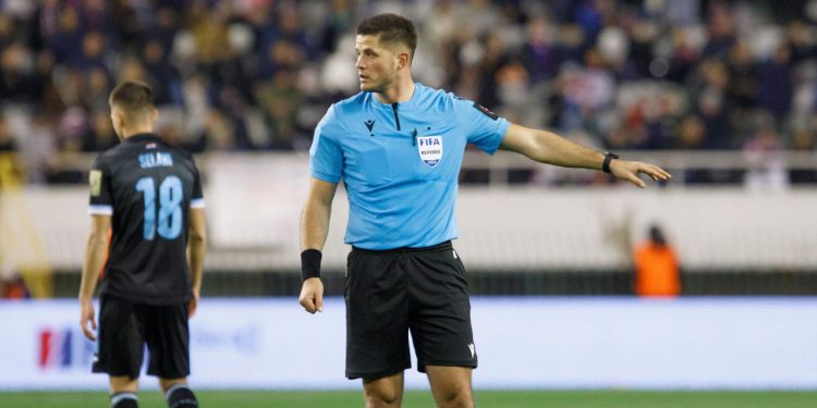 Sportske novosti – VIDEO: Trenutak koji je mogao promijeniti tijek derbija. Je li sudac Dinamu ‘oprostio’ crveni karton?