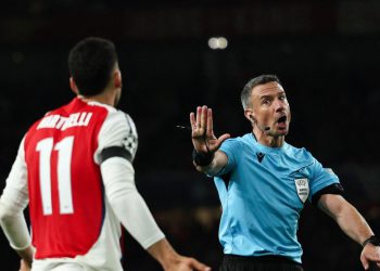 Sportske novosti – VIDEO Zapucao zicer, pa jednim potezom navukao bijes navijača Arsenala: ‘Sramota, prodajte ga što prije’