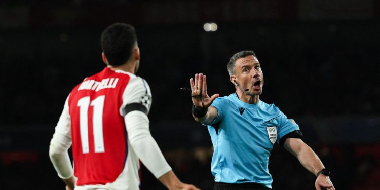 Sportske novosti – VIDEO Zapucao zicer, pa jednim potezom navukao bijes navijača Arsenala: ‘Sramota, prodajte ga što prije’