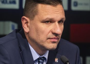 Sportske novosti – Veliki zaokret u Dinamu: Evo što se sprema na presici koju s velikom pažnjom čeka i Zagreb i Split