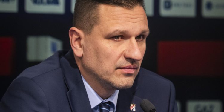 Sportske novosti – Veliki zaokret u Dinamu: Evo što se sprema na presici koju s velikom pažnjom čeka i Zagreb i Split