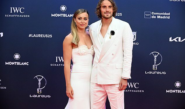 Sportski najzgodniji parovi: Stefanos Tsitsipas i Paula Badosa ukrade predstavu kao olimpijski Armand Duplantis i njegova zaručnica želja Inglander omamljuju na crvenom tepihu na dodjeli nagrada Laureus