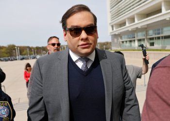 Sramotni zastupnik George Santos osuđen na sedam godina zatvora zbog prijevare i krađe identiteta