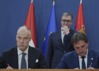 Srbijski predsjednik pozdravlja “vojni savez” s NATO Maverickom – RT World News