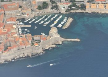 Srđevci: Zna se tko je pravomoćno osuđena stranka; Franković: Zna se tko sjedi s građevinskim lobijem, s kojim ja nikad ne bih sjedao, i trguje javnim dobrom Grada!