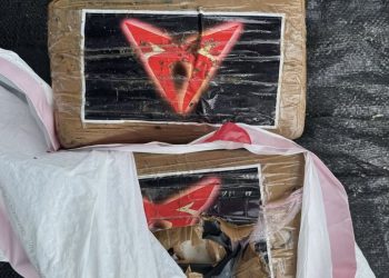 Stanovnici Teksasa dobivaju iznenađenje uskršnjih darova na obali – paketi kokaina koji su izbacili panične krijumčare