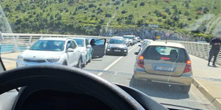 Sudar na Čiovskom mostu, stvorila se kolona