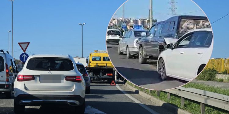 Sudar više vozila na izlazu iz kružnog toka u Splitu! Promet je otežan