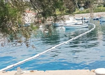 Sve službe usmjerene su na sprječavanje daljnjeg širenja goriva