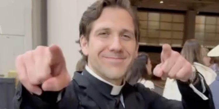 Svećenik kojeg prate milijuni ljudi na internetu: ‘Mnogi nisu svjesni ove opasnosti’