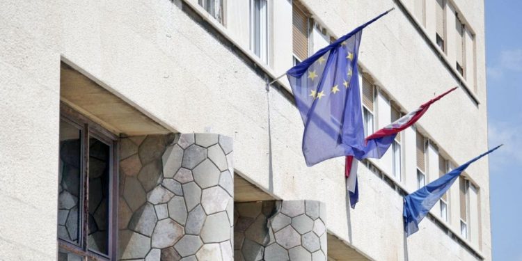 TREBATE POSAO? Grad Split raspisao niz javnih natječaja: Traže se stručnjaci za Smart City, odnose s javnošću i administrativne poslove