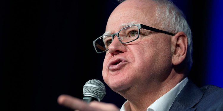 Tim Walz eksplodira Trumpovu imigraciju za ‘gulags’, tvrdi da su studenti ‘progutani’