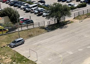 Tip u Splitu parkirao auto na igralište: “Ljudi će pomisliti da je to parking”
