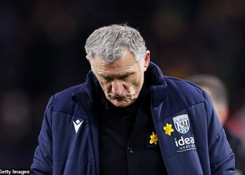 Tony Mowbray otkriva da su se njegova djeca ‘uplašili da neće živjeti’ tijekom bitke za rak crijeva