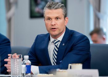 Tri dužnosnika Pentagona svrgnuta su usred sonde curenja kažu da su ‘klevetali’