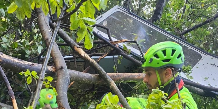 Tri turista među 4 poginula nakon talijanske žičare sruše se na zemlju u blizini Napulja