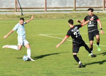 Trica Zadra na Stanovima, kaštelanska rapsodija u Biogradu, Uskoci zaskočili Vitezove