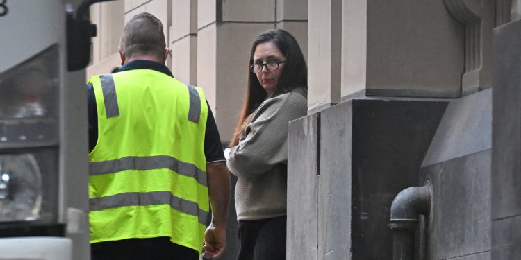 Trovanje gljivama optužena Erin Patterson koristila je drugačiji tanjur za sebe tijekom smrtonosnog ručka