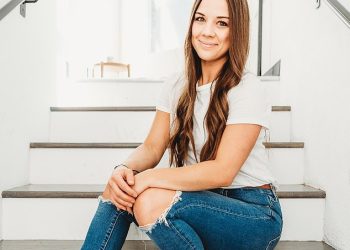 Trudni influencer ostavio je ‘razbijena’ tajanstvenom smrću 12-mjesečne kćeri