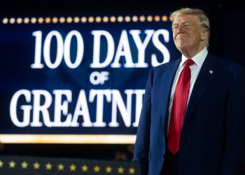 Trump 100 dana ažuriranja uživo: Trump upozorava ‘ništa me neće zaustaviti’ u Michiganu i spari s ABC anketerom