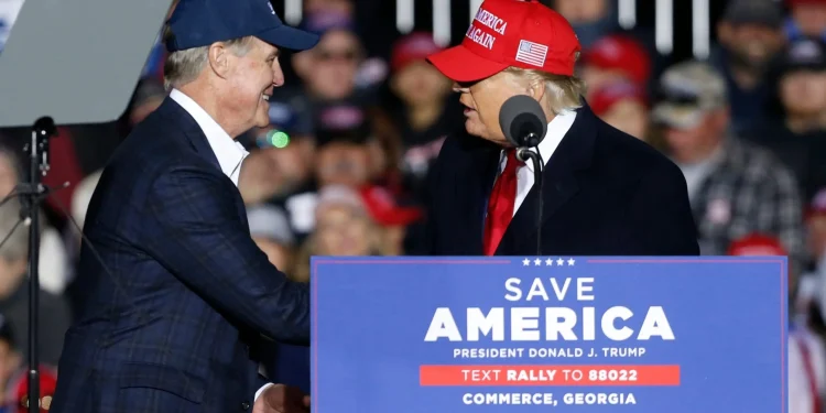 Trump Ally David Perdue prolazi ključnu prepreku Senata na kinesko veleposlaništvo