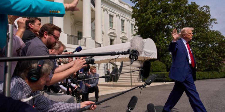 Trump Live Ažuriranja: tisuće za prosvjed na “Hands Off” Rally širom zemlje kako bi se gurnuli na Trumpovu i mošusnu agendu