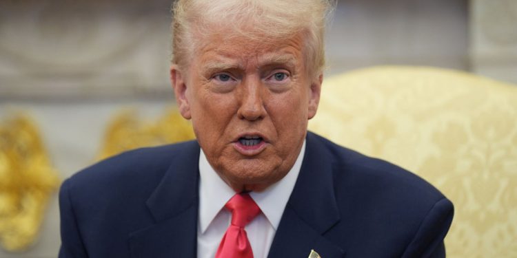 Trump Rebrands Coid Health Web stranica za promicanje teorije “propuštanja laboratorija”