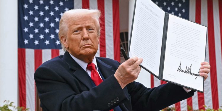 Trump ažuriranja uživo: Appleove dionice padaju kao odgovor na ‘Dan oslobađanja’ dok viši republikanci govore o tarifama