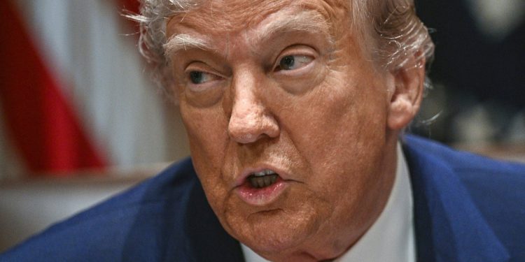 Trump ažuriranja uživo: Vrhovni sud zahtijeva da se tata Marylanda pogriješi u zatvor El Salvador, vraćen