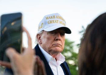 Trump ažuriranja uživo: najnovije o imigraciji, tarifama i ocjenama odobrenja, jer Trump obilježava 100 dana na dužnosti