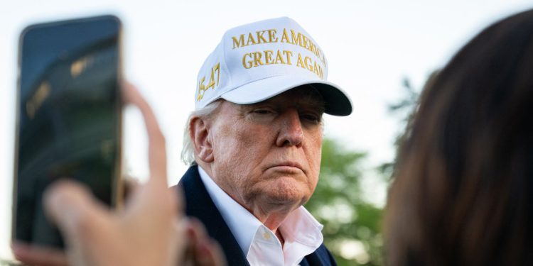 Trump ažuriranja uživo: najnovije o imigraciji, tarifama i ocjenama odobrenja, jer Trump obilježava 100 dana na dužnosti