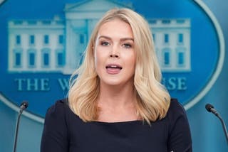 Sekretar za tisak Bijele kuće Karoline Leavitt razgovara s novinarima u sobi za brifings James Brady u Bijeloj kući