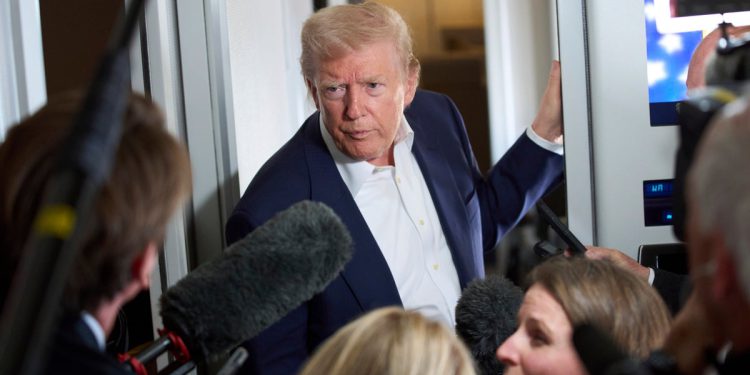 Trump je obećao ‘punu transparentnost’ nad Epstein datotekama. Dolazi li više dokumenata?