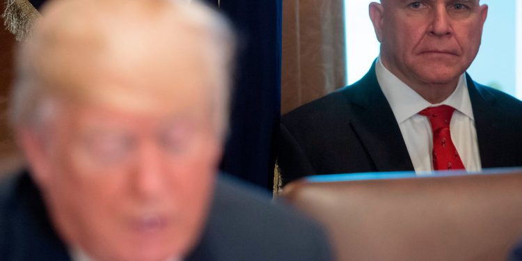 Trump je slučajno nazvao bivšeg službenog HR McMastera – a zatim ga je zlostavljao kad je shvatio tko je na redu, kaže izvještaj