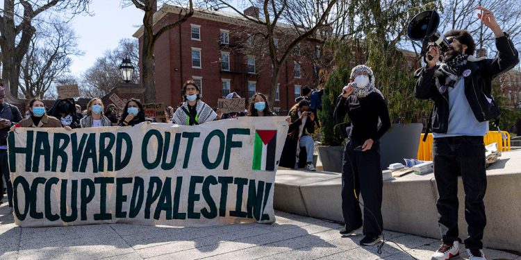 Trump kaže da je status oslobođenog od poreza na Sveučilište Harvard “Kontigent” na glumu u javnom Intersytu