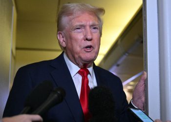 Trump ne upozorava nijednu zemlju ‘izvan kuke’ na tarife i nagovještava izuzeće na kineskim pametnim telefonima, može se završiti: uživo