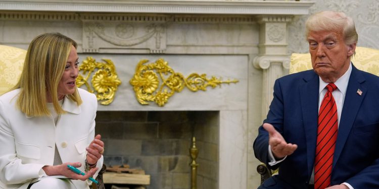 Trump otkriva novi datum za potpisivanje sporazuma o Ukrajinskim mineralima, tjednima nakon što je OVAL Office zasjedao na Zelenskyju, srušio ga