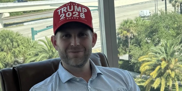 Trump počinje prodavati 2028 izbornih šešira – RT World News