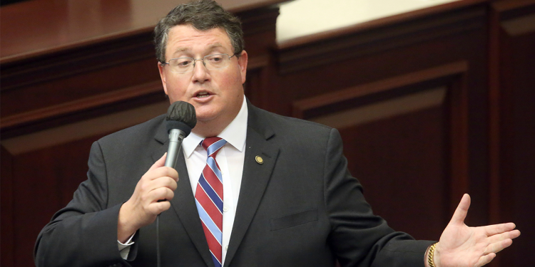 Trump-podržao Randy Fine osvaja posebne izbore na Floridi, zamjenjujući Mikea Waltza