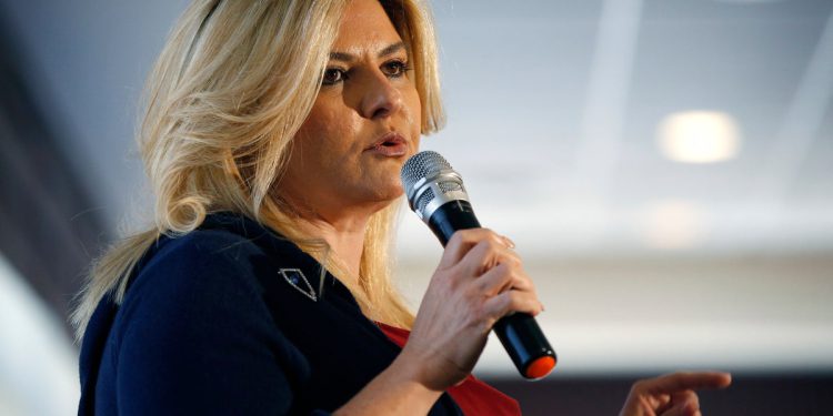 Trump pomilova političar iz Nevade koji je za svoju plastičnu kirurgiju platio sredstvima u čast ubijenog časnika