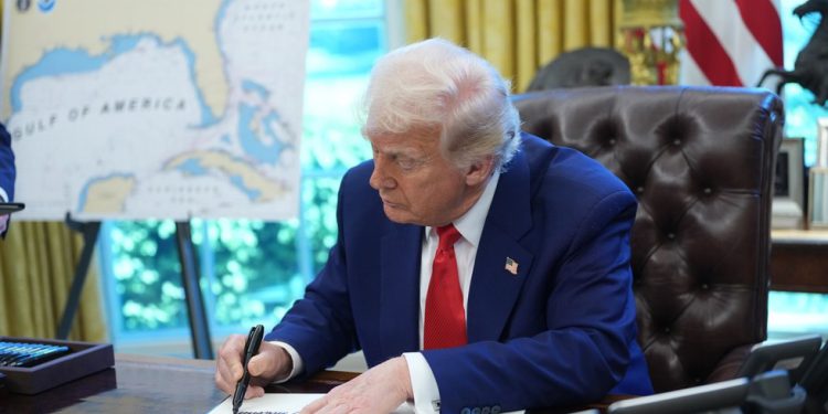 Trump proširuje ruske sankcije 12 mjeseci – RT World News