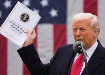 Trump tvrdi da se američka industrija ‘preporodi’ jer nameće čiste tarife na svoj visoko cijenjeni ‘Oslobodilački dan’