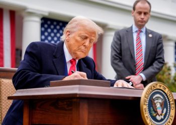 Trumpov pristup ‘Sledgehammer’ može uzrokovati trgovinske ratove – financijski analitičar – RT World News