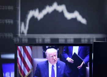 Trumpova recipročna tarifa najava ostavlja na Wall Streetu kako se zaliha za dionica otvorene nakon što je prodaja preko noći uzrokuje paniku: uživo