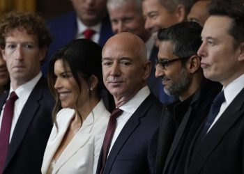 Trumpove carine izbrisale 81 milijardu dolara Musku, Bezosu i Zuckerbergu