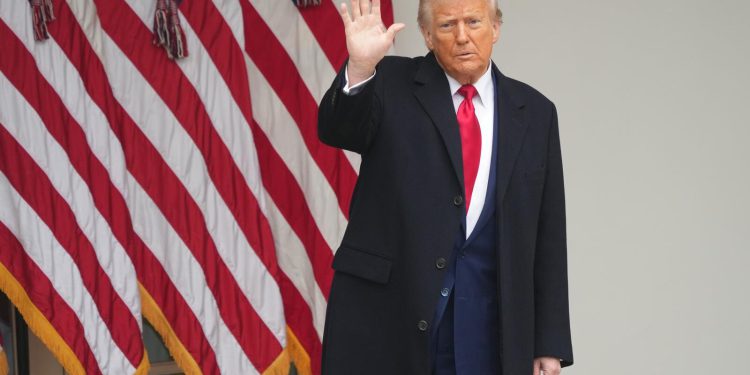 Trumpove carine uzdrmale burze, agencija Fitch: Mnoge zemlje će uroniti u recesiju